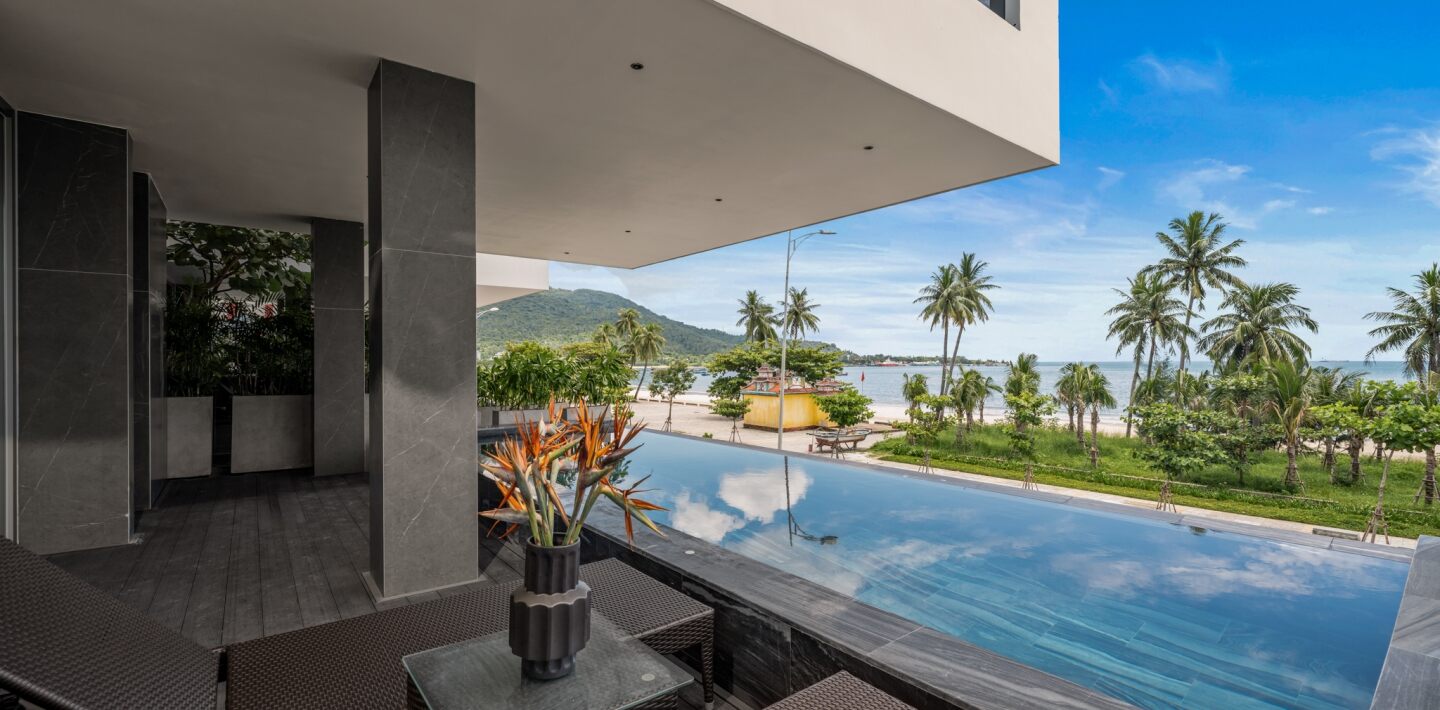 6 Bedrooms