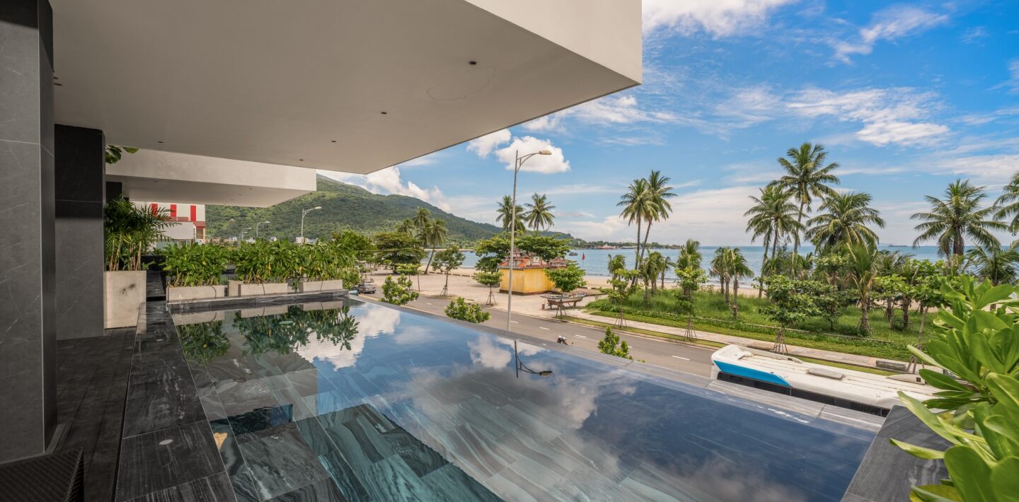 6 Bedrooms