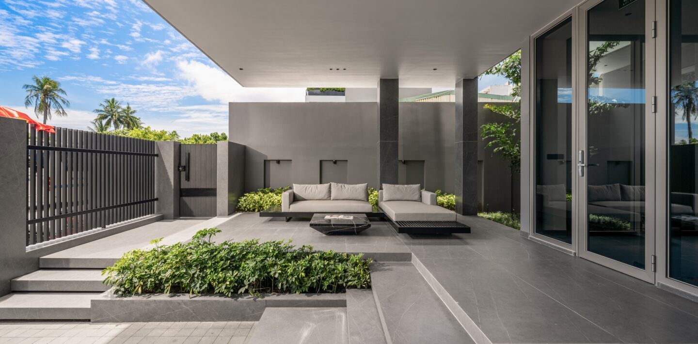 6 Bedrooms