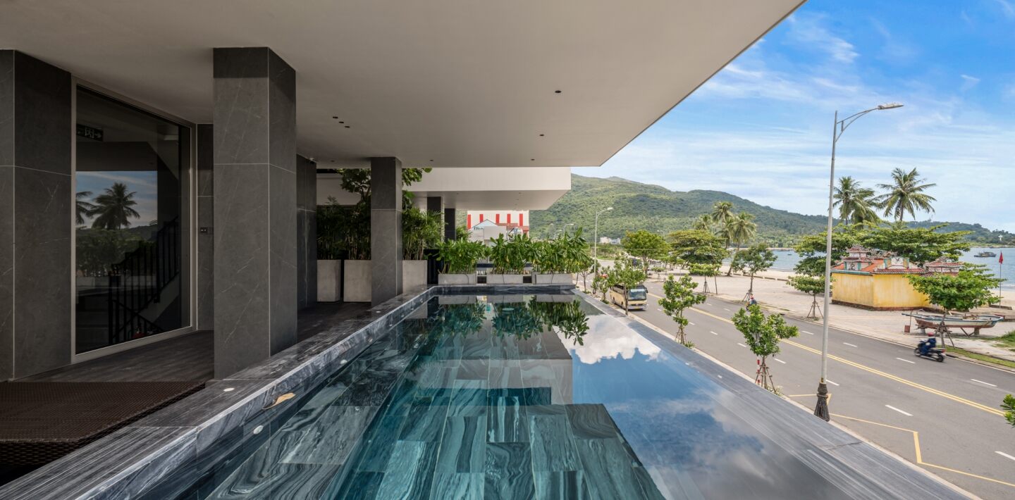 6 Bedrooms